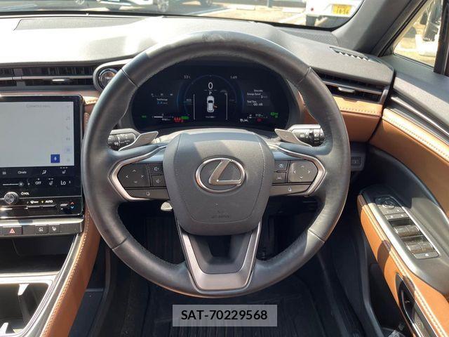 Lexus LBX 2024-06 8208378-10