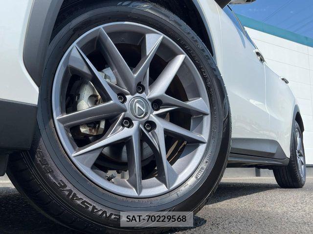 Lexus LBX 2024-06 8208378-12