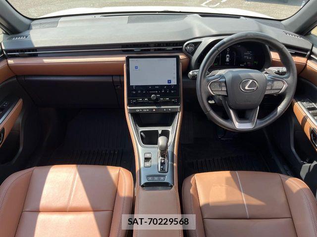 Lexus LBX 2024-06 8208378-1