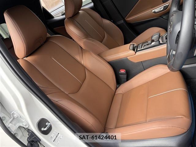 Lexus LBX 2024-06 8208377-14