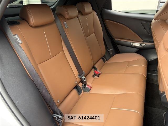 Lexus LBX 2024-06 8208377-17