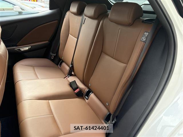 Lexus LBX 2024-06 8208377-18