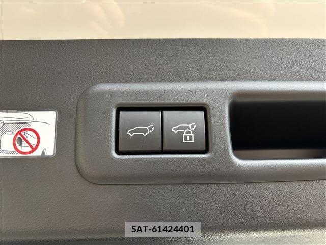 Lexus LBX 2024-06 8208377-20
