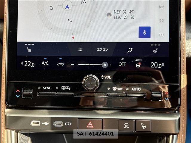 Lexus LBX 2024-06 8208377-24