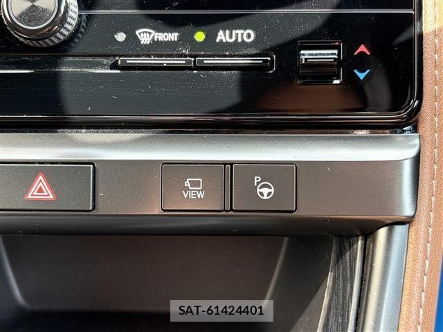 Lexus LBX 2024-06 8208377-25