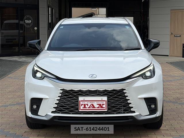Lexus LBX 2024-06 8208377-2