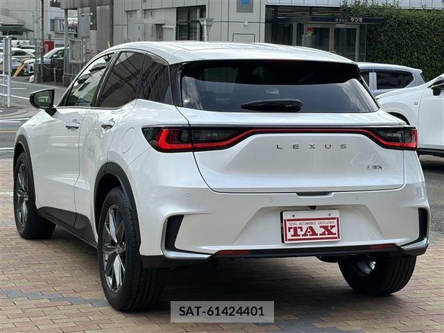 Lexus LBX 2024-06 8208377-4