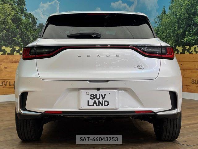 Lexus LBX 2024-07 8208379-15