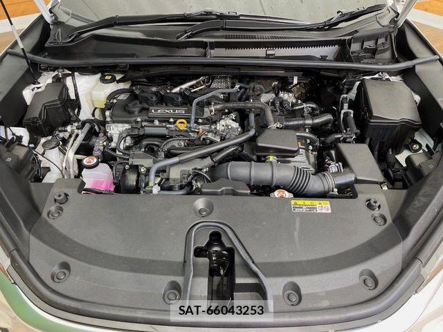 Lexus LBX 2024-07 8208379-18
