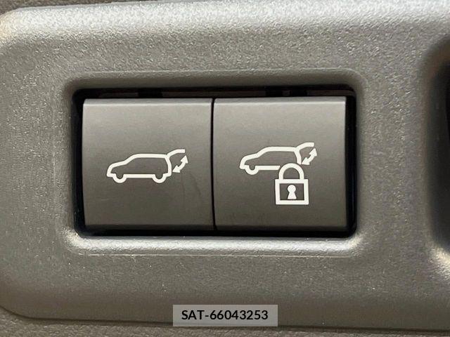 Lexus LBX 2024-07 8208379-5