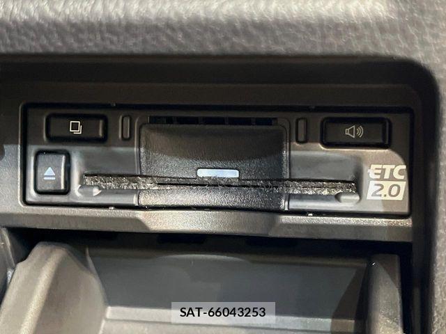 Lexus LBX 2024-07 8208379-8