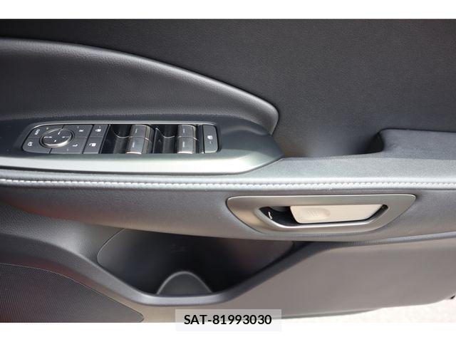 Lexus LBX 2024-07 8230621-21