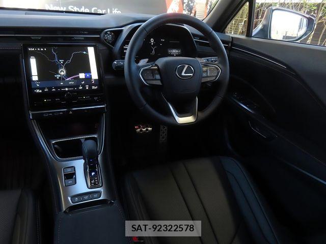 Lexus LBX 2025-10 8315184-16