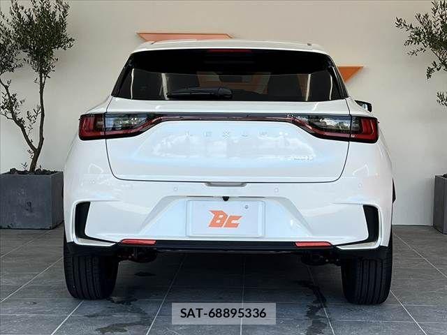 Lexus LBX 2025-05 8336552-13