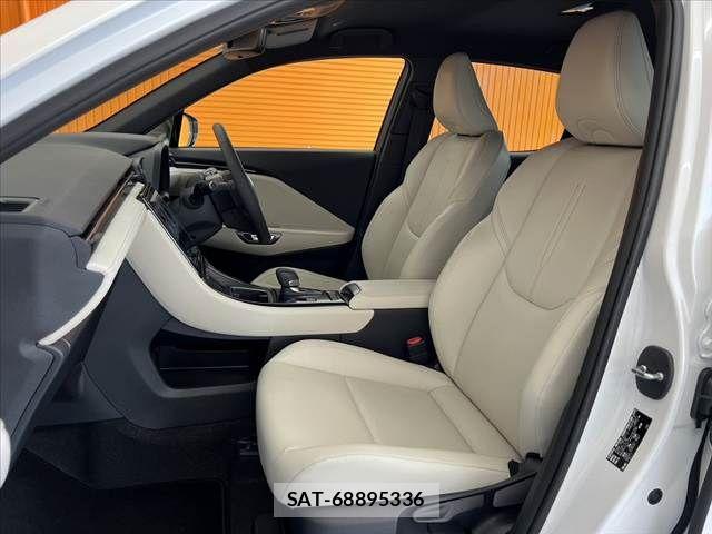 Lexus LBX 2025-05 8336552-16