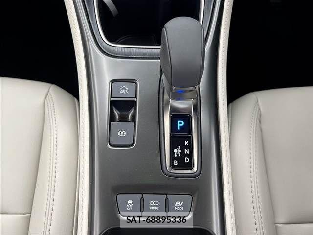 Lexus LBX 2025-05 8336552-24