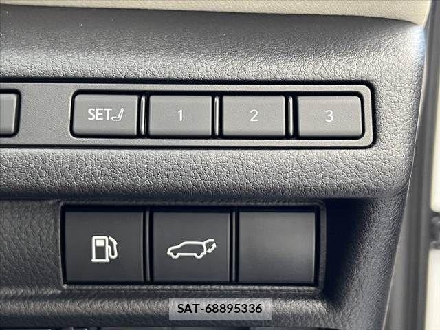 Lexus LBX 2025-05 8336552-29