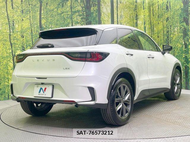 Lexus LBX 2026-01 8336553-16