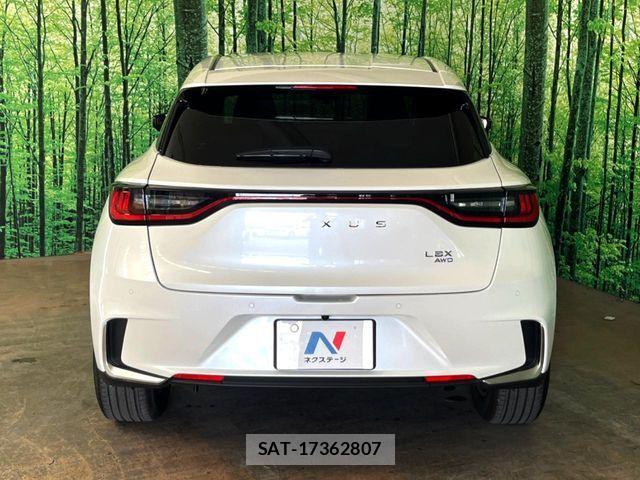 Lexus LBX 2025-07 8336554-10