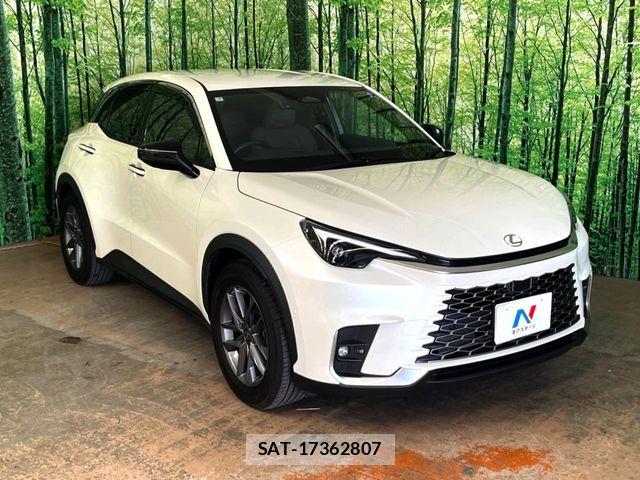 Lexus LBX 2025-07 8336554-11