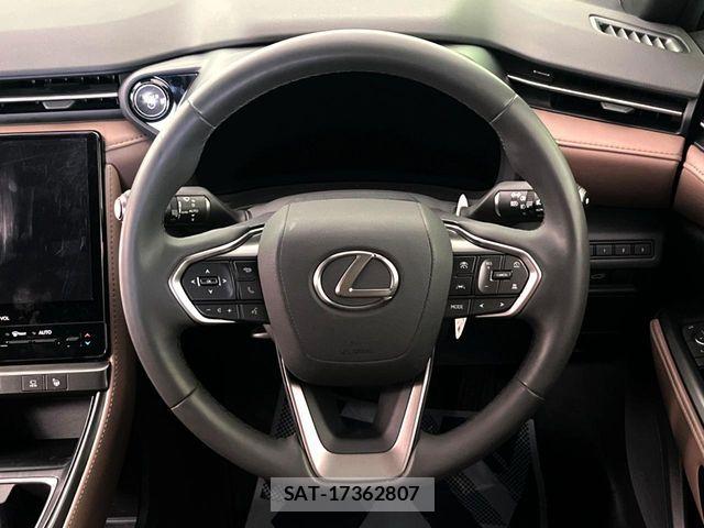 Lexus LBX 2025-07 8336554-13