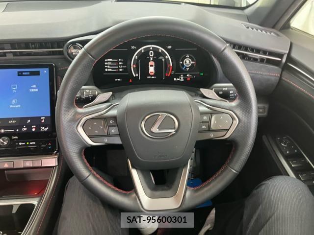 Lexus LBX 2025-03 8336546-9