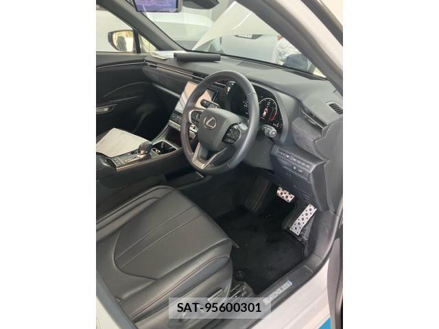 Lexus LBX 2025-03 8336546-22