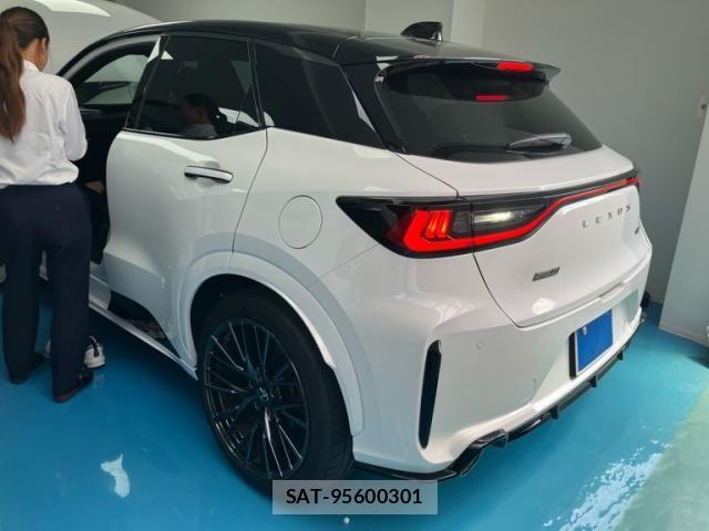 Lexus LBX 2025-03 8336546-3
