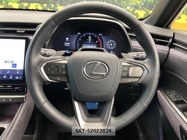 Lexus LBX 2024-07 8336551-10