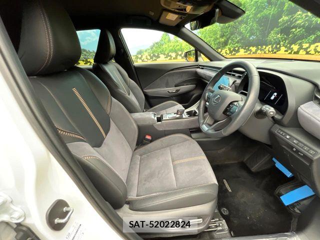 Lexus LBX 2024-07 8336551-7