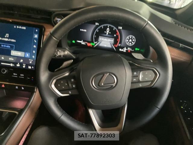 Lexus LBX 2024-08 8336550-17