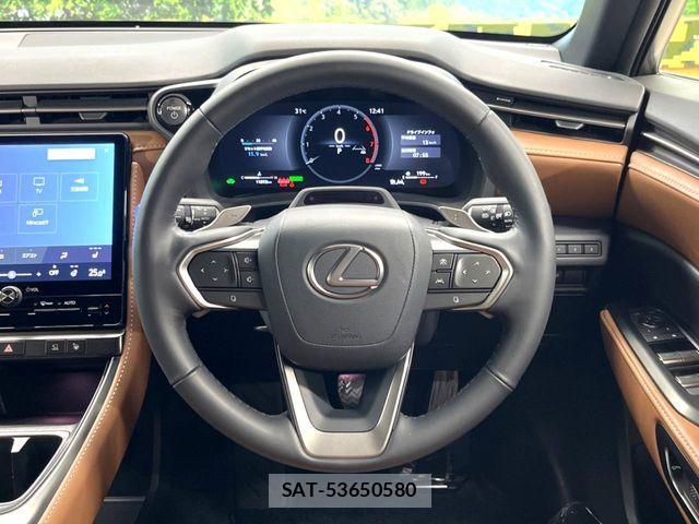 Lexus LBX 2024-07 8354844-10