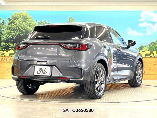 Lexus LBX 2024-07 8354844-16
