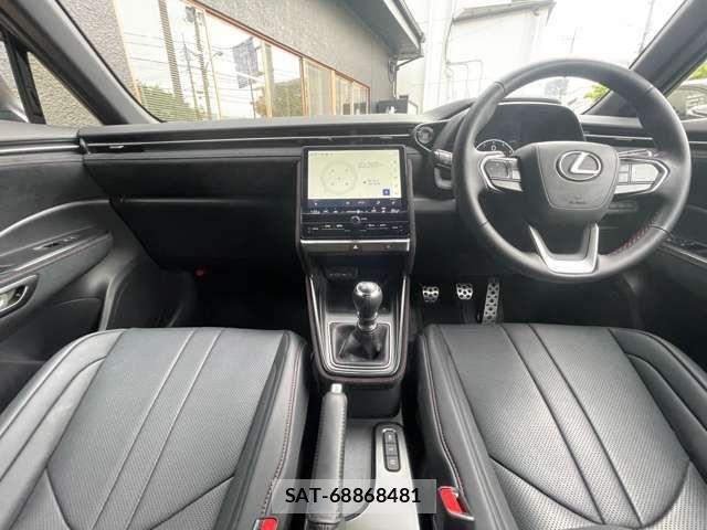 Lexus LBX 2024-12 8366725-12