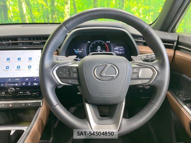 Lexus LBX 2024-06 8366726-10