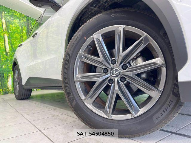 Lexus LBX 2024-06 8366726-12