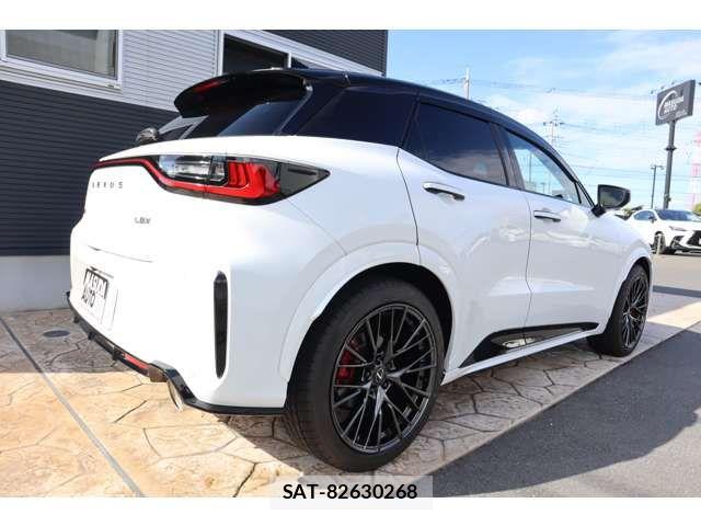 Lexus LBX 2025-02 8366723-6