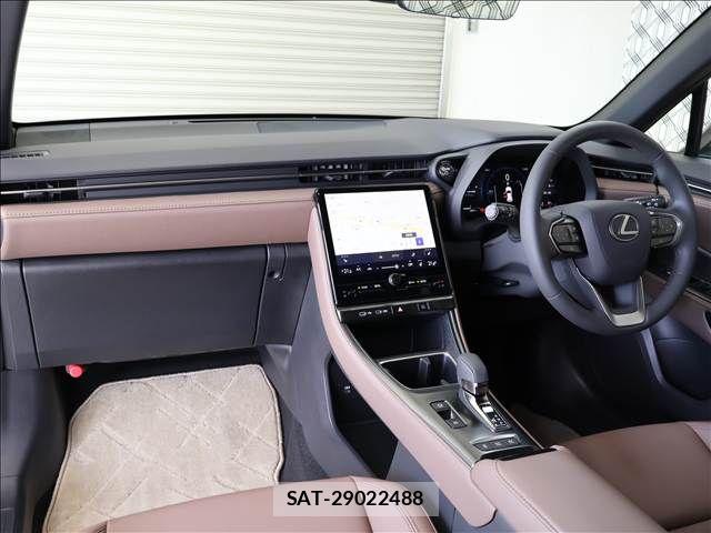 Lexus LBX 2025-03 8366728-2
