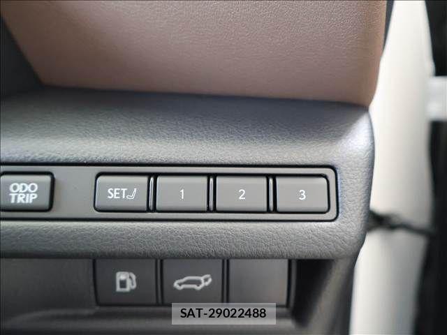 Lexus LBX 2025-03 8366728-7