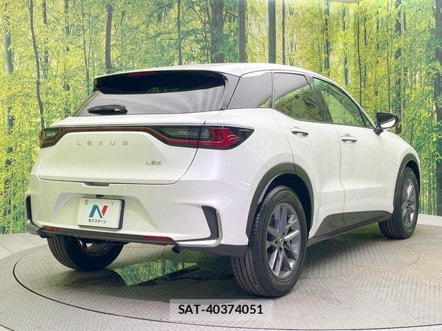 Lexus LBX 2024-11 8366727-16