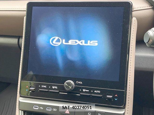 Lexus LBX 2024-11 8366727-2