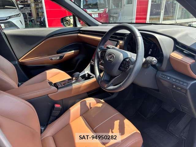 Lexus LBX 2024-07 8366729-10