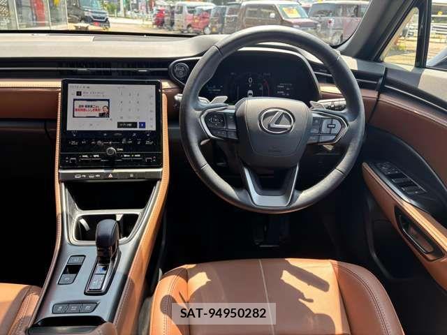 Lexus LBX 2024-07 8366729-2