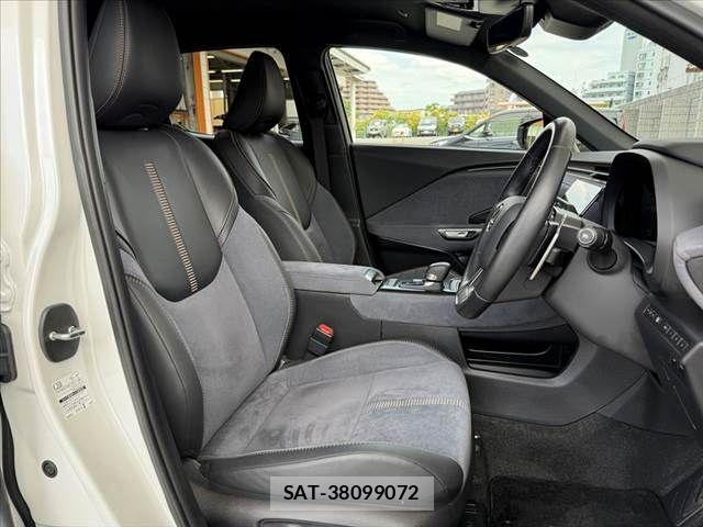 Lexus LBX 2024-07 8413289-15
