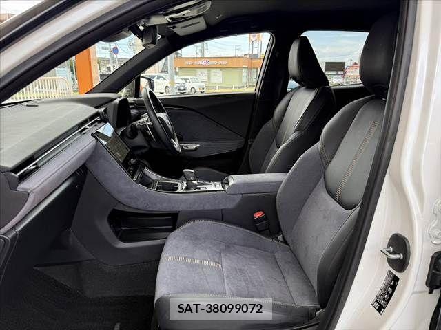 Lexus LBX 2024-07 8413289-16