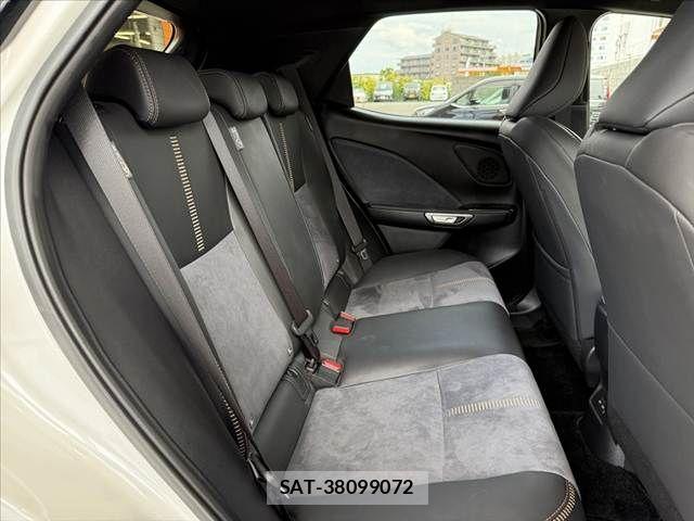 Lexus LBX 2024-07 8413289-17