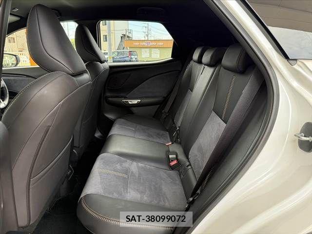 Lexus LBX 2024-07 8413289-18