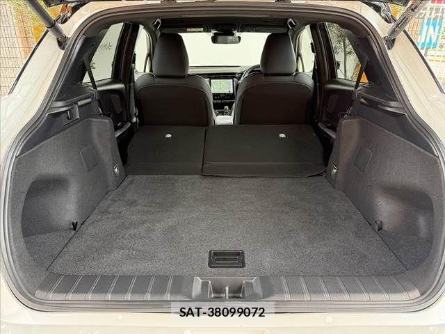 Lexus LBX 2024-07 8413289-20