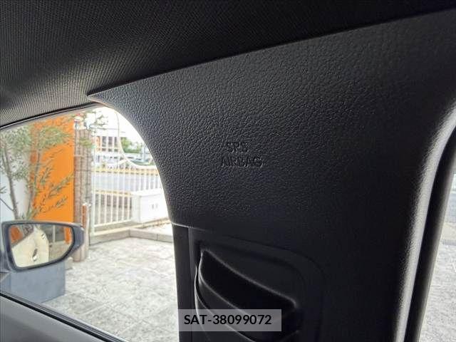 Lexus LBX 2024-07 8413289-28
