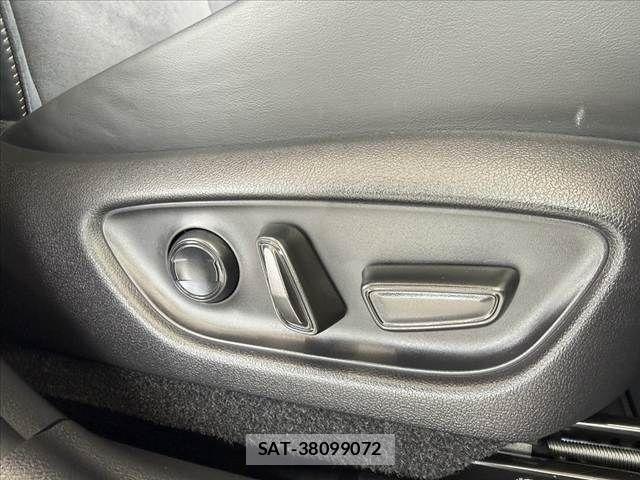 Lexus LBX 2024-07 8413289-6